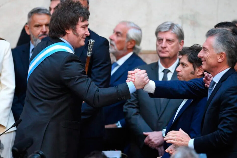 Macri y Milei - editorial Straccia