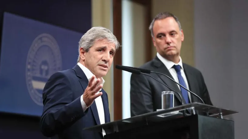 Caputo anunciando el Plan de Reparación Histórica
